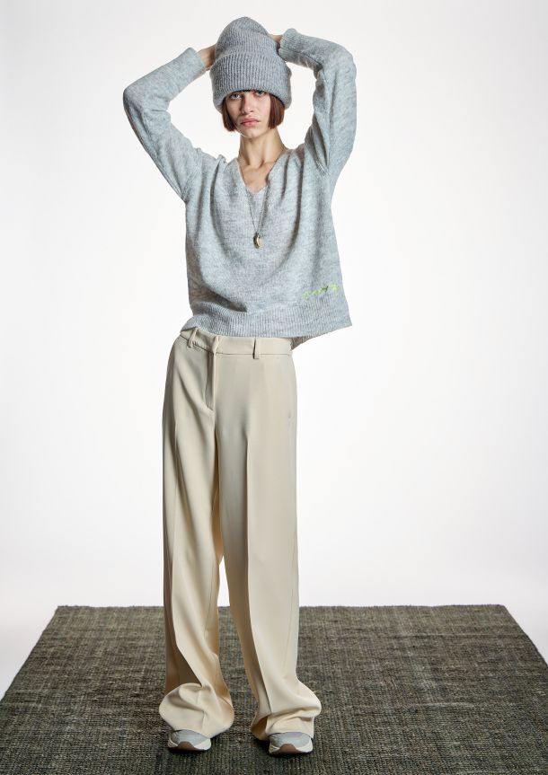  pantalón beige estampado Alba Conde